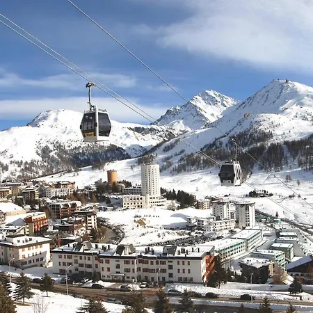 Belle Vue Апартаменты Сестриере